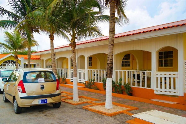 Coconut Inn (Oranjestad)